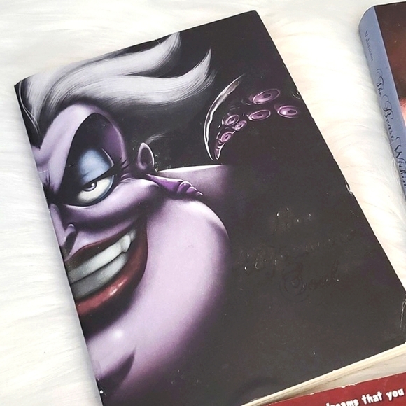 Disney Chills Chapter Book Bundle of 3 Ursula Beast & Cruella Novels - Picture 4 of 14